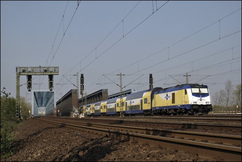 246 005 (9280 1246 005-3 D-ME) Horneburg schiebt den ME39422,