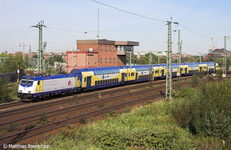 ME 146.18 mit Werbung am 09.10.06 bei Hmb.Veddel. 
