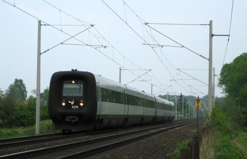 DSB DSB IC 5276 and IC 3 3 5277 race