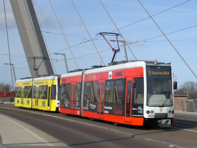 MGT-K 668 wurde am 23.2.2008, auf der Berliner Brcke aufgenommen. Seit der Sperrung Delitscher Strae, (22.9.2008 zweiter Bauabschnitt), fhrt die Linie 10 nur noch bis zur Haltestelle  Berliner Brcke . Dies wird vsl. bis 21.12.2008, andauern