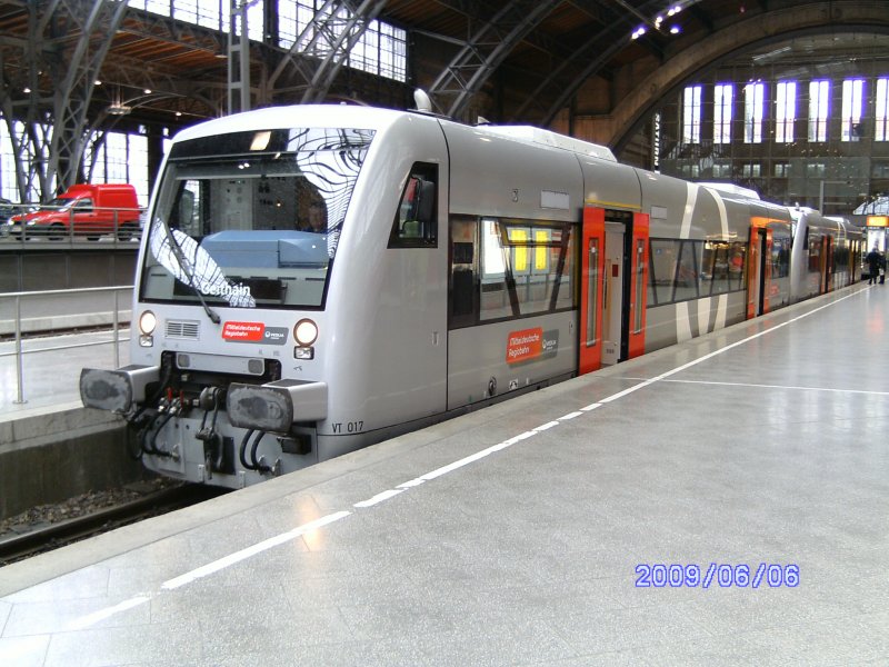VT017 der MitteldeutschenRegiobahn nach Geithain am 06.06.2009 in LL. Gekuppelt
