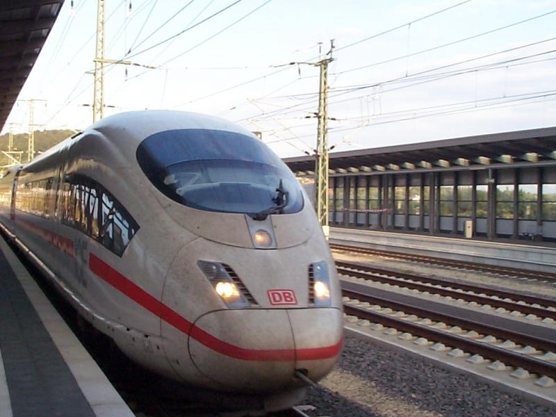 ICE 716 +15Min nach M�nster fahrt ein in Montabaur 