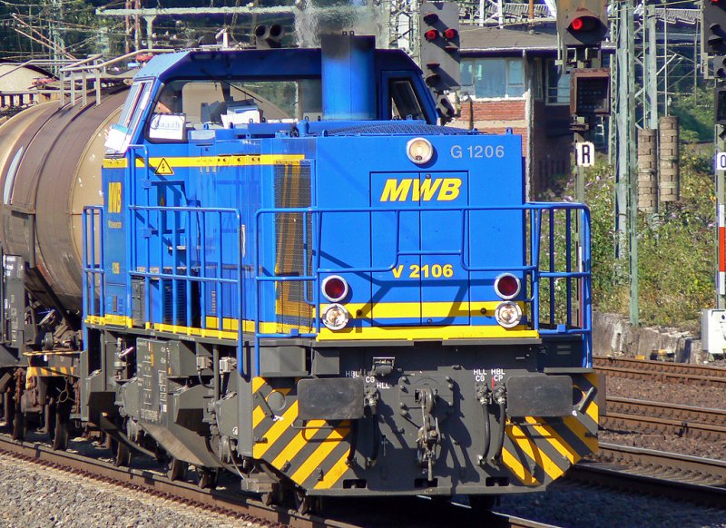 die allt�gliche V2106 der MWB in K�ln West, man beachte