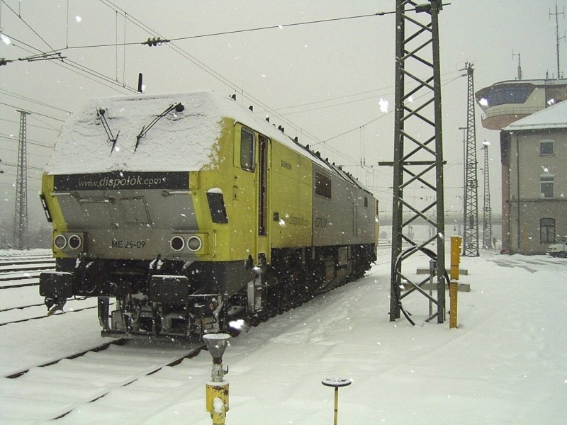 ME 26-09 von der NIAG im Winter 2003/04 angemietet.
Abgestellt vor