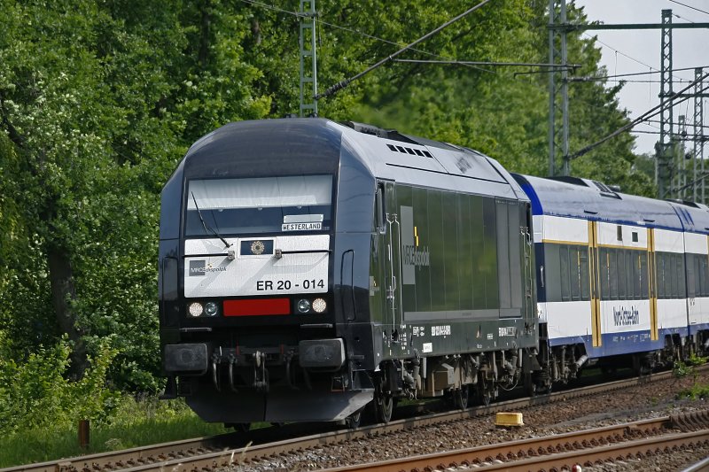 NOB with a black HE 20-014 on 30/05/2009 direction Westerland.