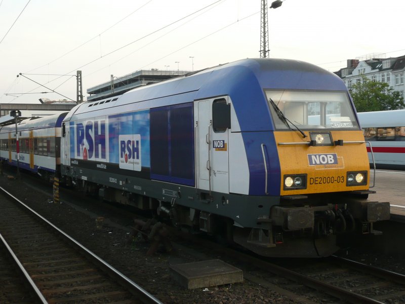 Die DE 2000-03 steht mit ihrer NOB Richtung Westerland (Sylt)