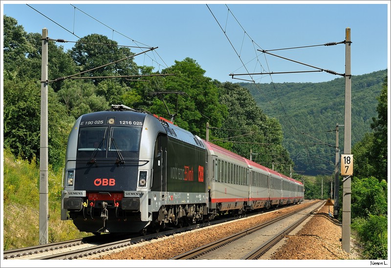 ÖBB 1216 025 (word record 357km/h) mit dem OIC692 auf der Rückreise von