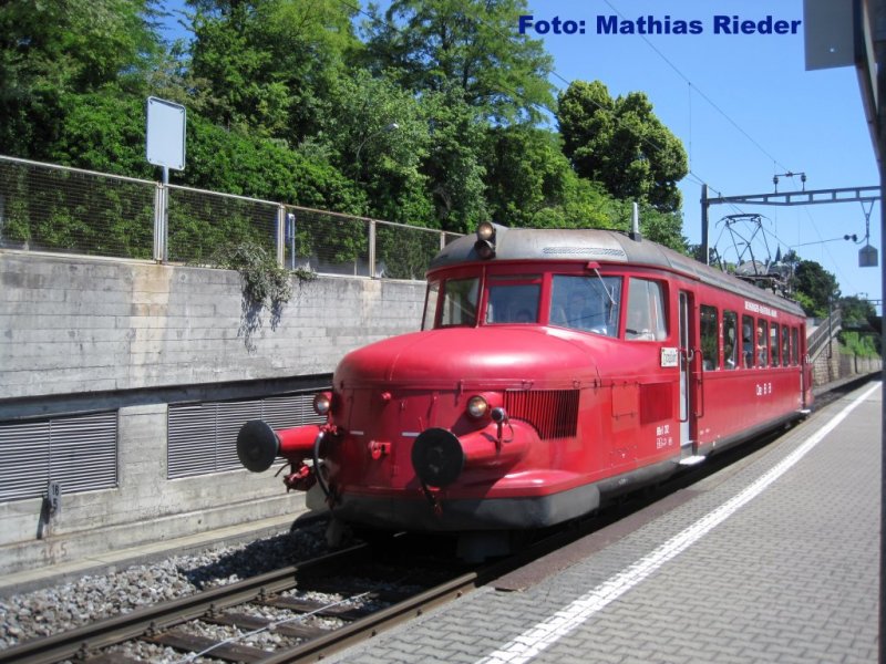 RBe 2/4 202 bei der Ausfahrt in Herrliberg- Feldmeilen mit