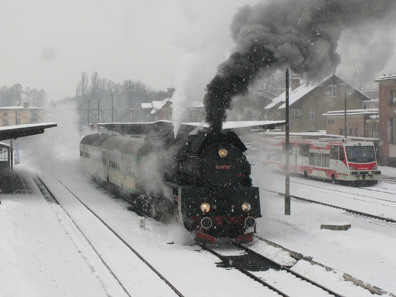 Ol49-59 im Schnee als R-77331 nach Poznań Gł�wny. Wolsztyn, 22.02.2009
