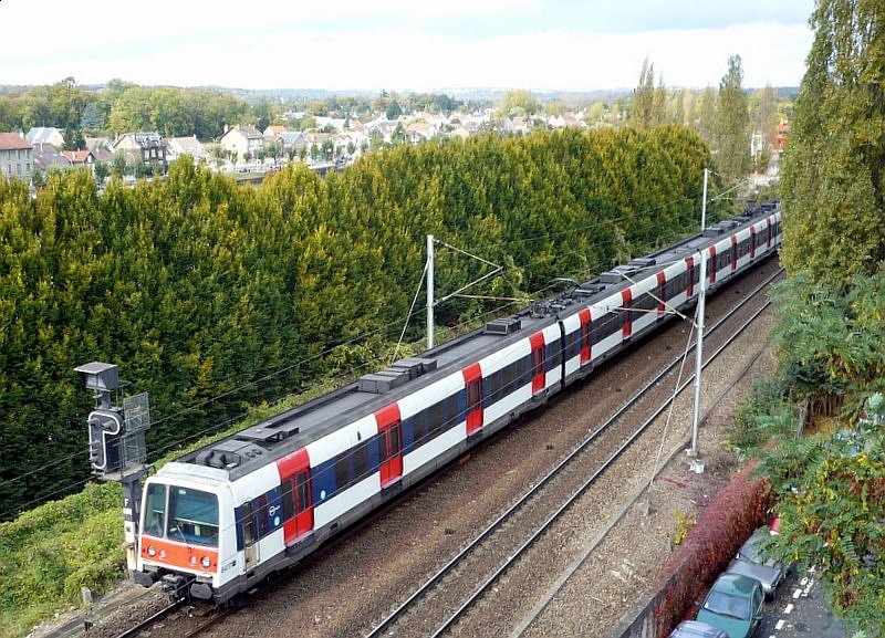 Triebzug BR Z 8100 am 16.10.2008 bei der Station Conflans