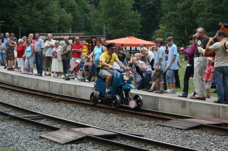The closure was this curious but very successful Schienenschwalbe.Ein Eigenbau.23.08.09.