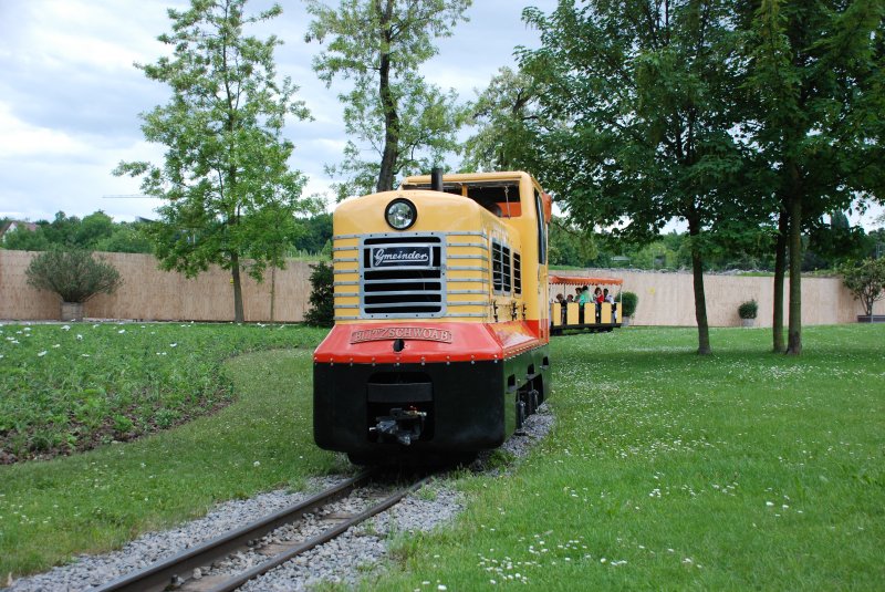 Der Blitzschwoab ist eine der zwei Dieselloks, die im H�henpark