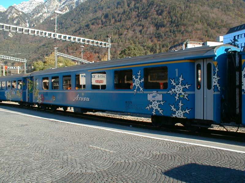 RhB Arosa-Express Wagen 1.u.2.Klasse am 1.11.00 in Chur/GR 