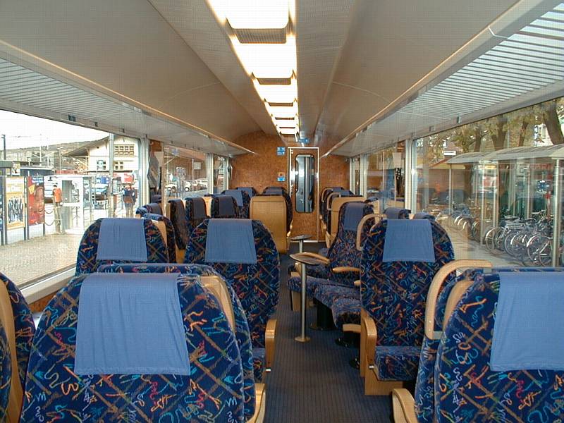 RhB,Arosa-Express Wagen 1.KL PANORAMA am 1.11.00 in Chur/GR 