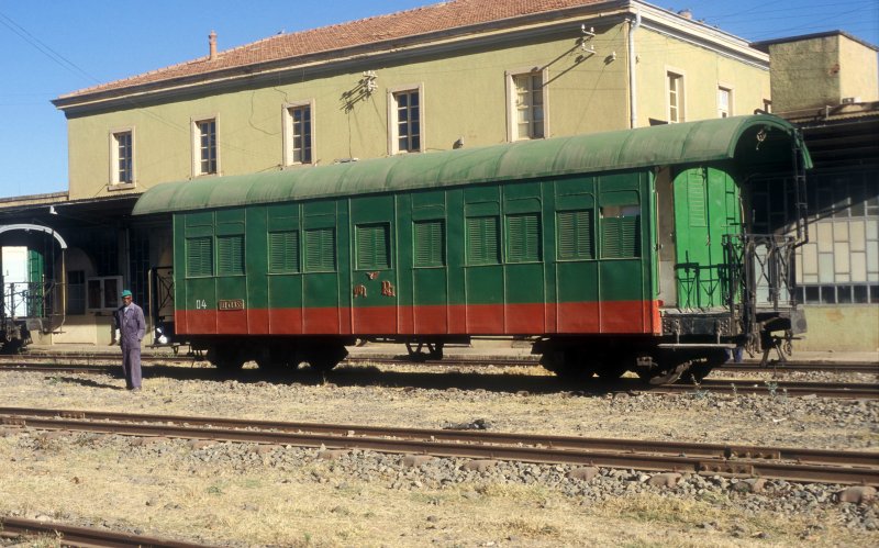 Personenwagen Asmara 06.02.05  