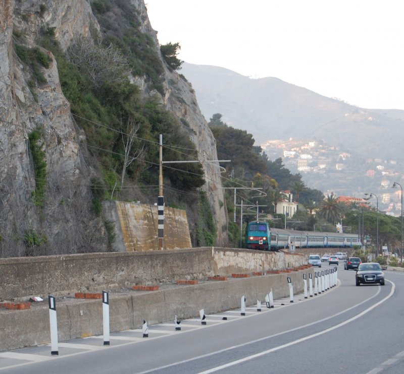 R 6240 Savona-Ventimiglia is on the evening of 06.04.2009 on