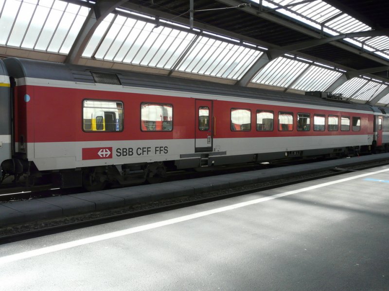 SBB - WRm dining car 61 85 88-94 201-0 in