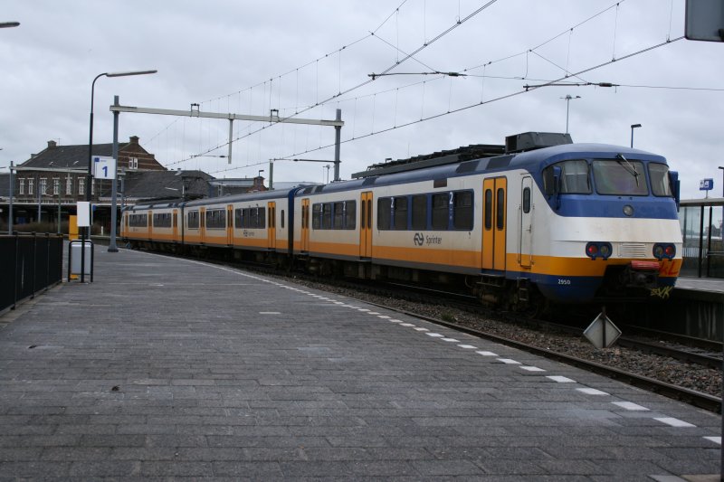 Ein Sprinter im Bahnhof Hoek van Holland Haven ( Die