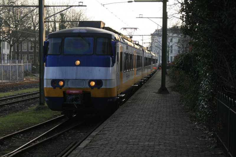 een vernieuwde sprinter als museumpendel loopt Utrecht Maliebaan binnen 