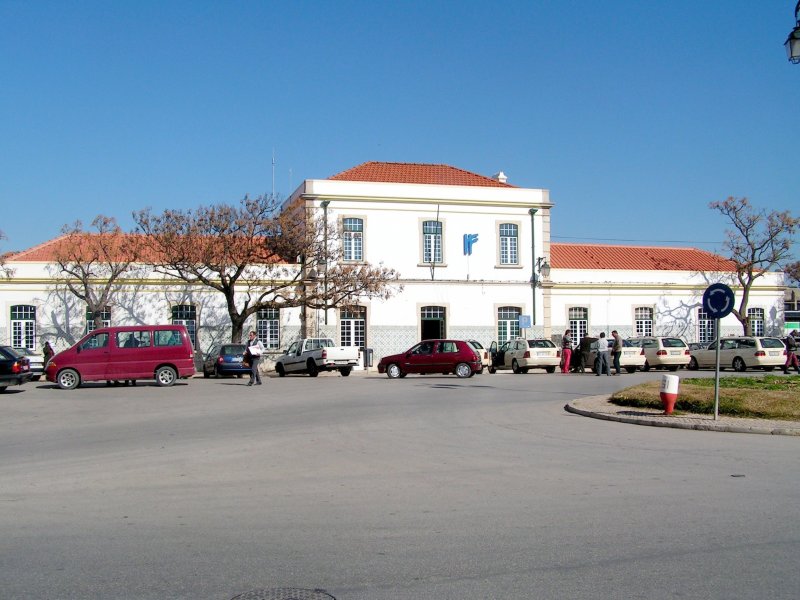 Portim�o/Algarve, 02.02.2005, der Bahnhof  