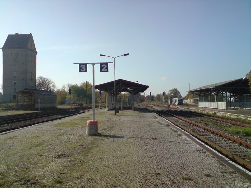 Bahnhof Pritzwalk. Laut Anzahl der Bahnsteige und Gleise, war hier