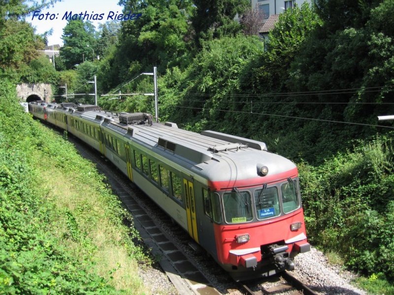 RABDe 510 000, ??? bei der Einfahrt in den Bahnhof Tiefenbrunnen, am 13.08. 08