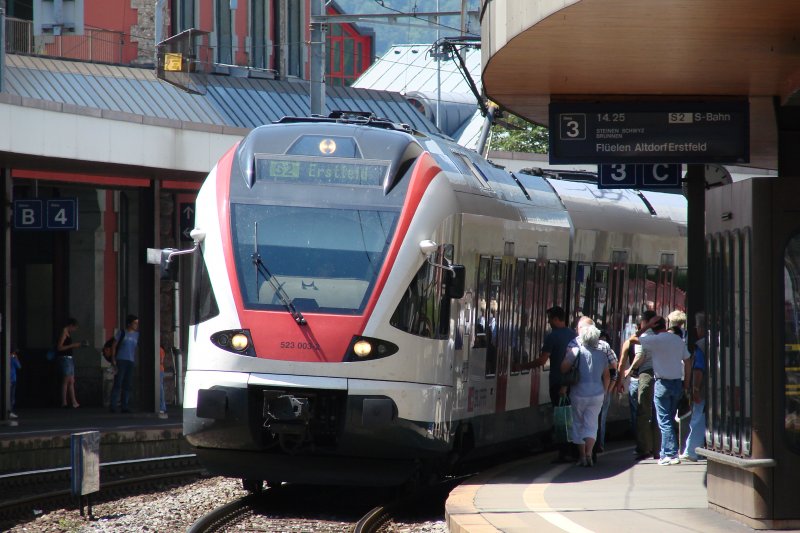 Rabe 523 003 21 255 train-S2 as the first field