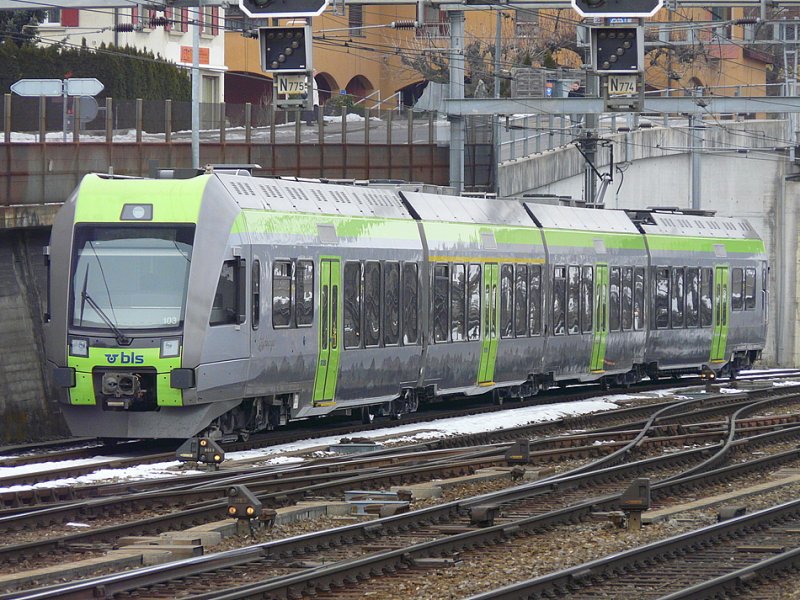 bls - Parked Multiple Unit 535103-6 in bls depot area