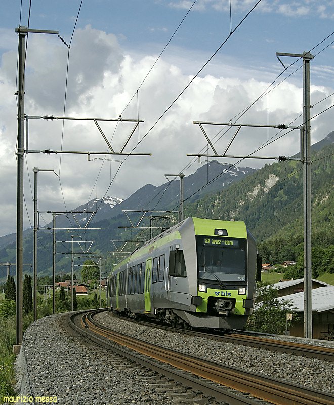 BLS RABe535 102 L�tschberger near Reichenbach im Kandertal running as