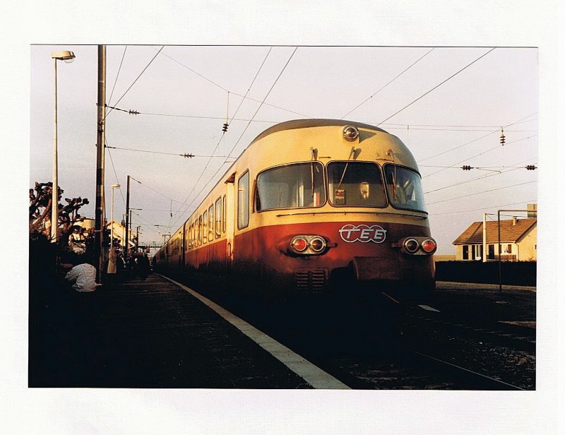 TEE RA (B) e as TGV - connecting train to