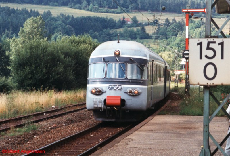 RAe TEE 1051 aus Stuttgart kmommend am 23.07.1993 bei der