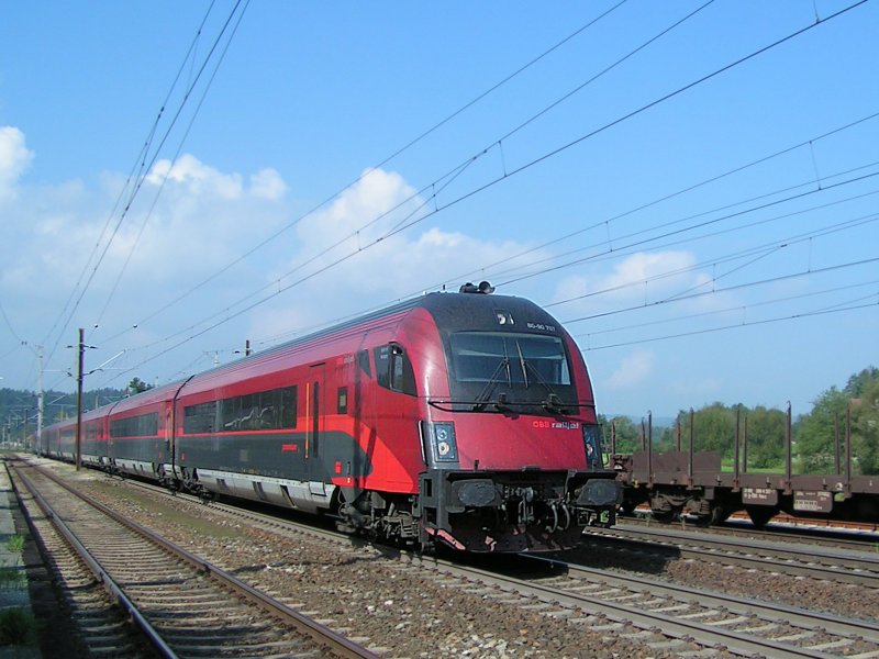 8090707 roars as RJ63 Linz; 090 923 (automatically translated, Powered