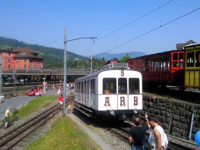 Arth- Rigi- Bahn Triebwagen Nr. 6 bei einem Rangierman�ver beim
