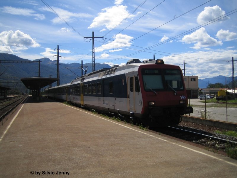 RBDe 560055-6''Saint-Blaise''on 03.08.2007 with S2 to Bellinzona in Giubiasco. This