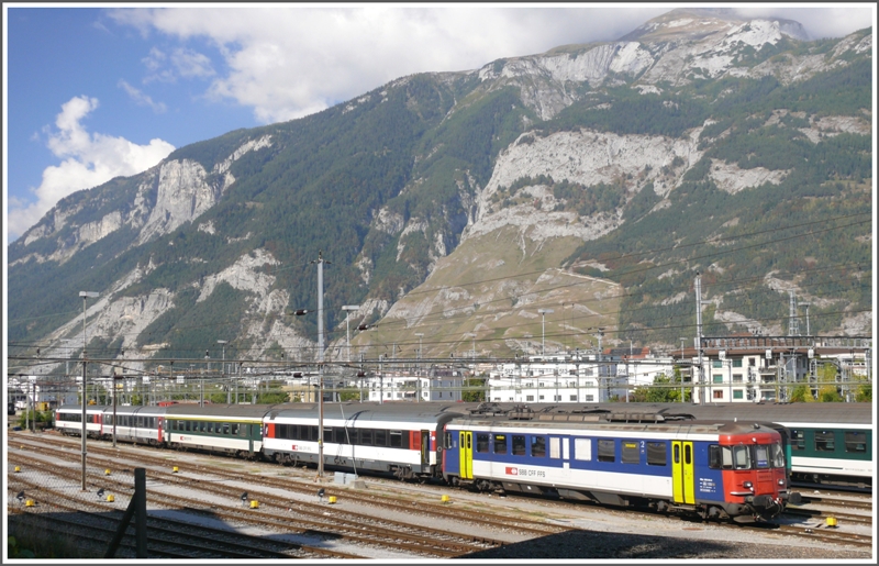 IR10790 is the quick connecting train to Zurich HB from