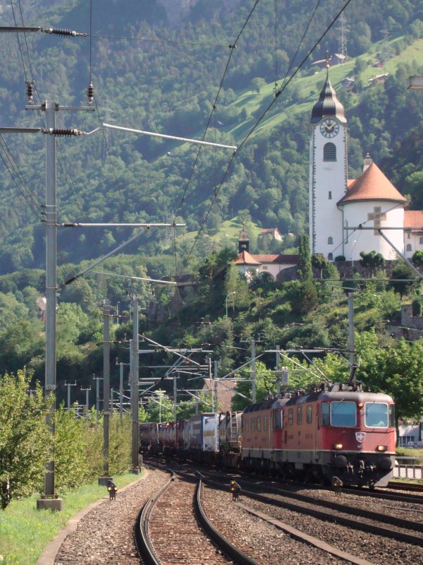 Re 10/10 mit GZ bei Fl�elen am 09.07.2008 