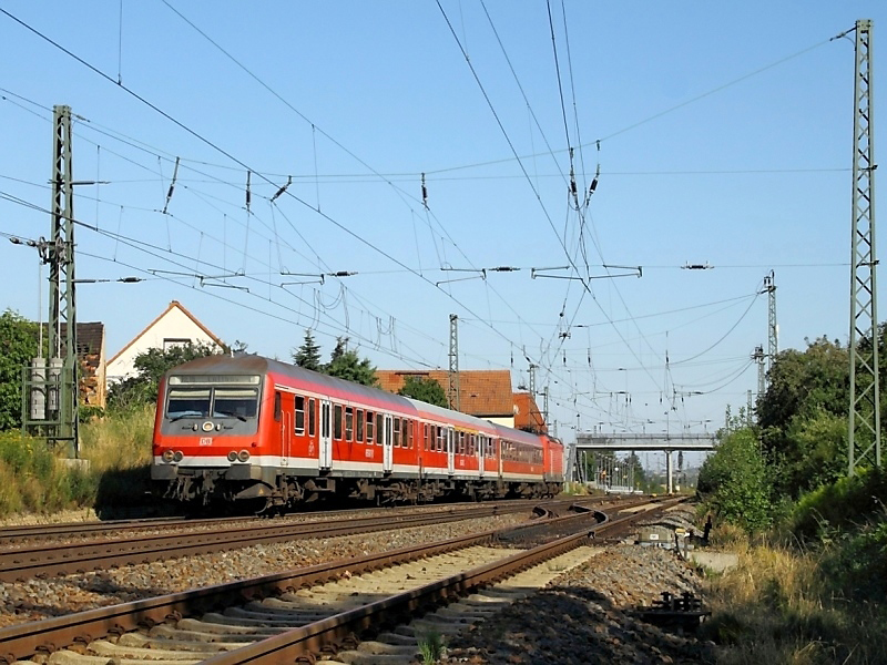 RE 38514 nach Cottbus durchfhrt Priestewitz am 27.7.2009.