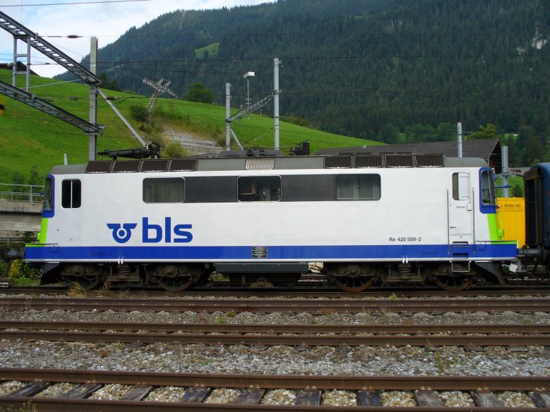 bls - Re 4 / 4420509-2 parked in the station