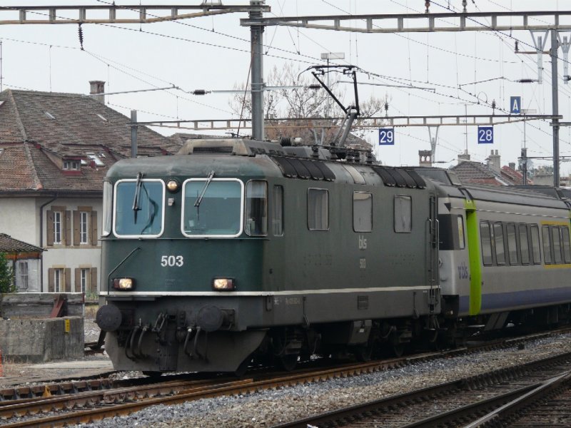 bls - Electric locomotive Re 4 / 4420503-5 station in