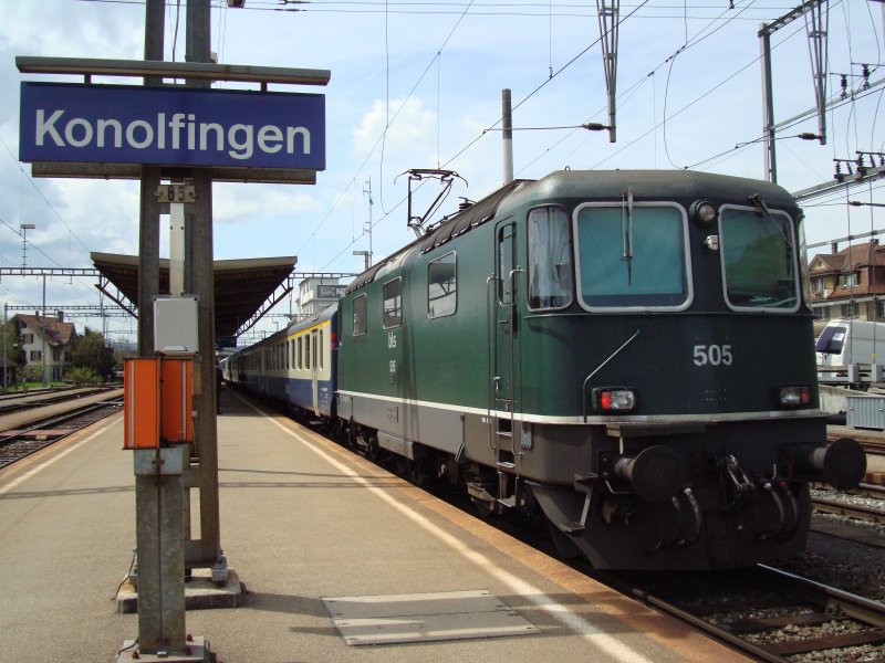 Re 4 / 4 II 505 bls on a spare