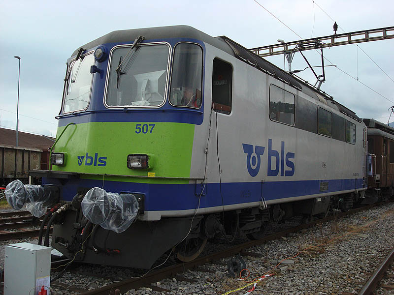 BLS Re 4 / 4 507 with a driving simulator