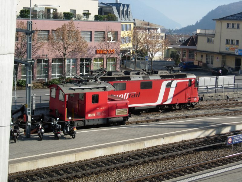 A RE 420 is at the Spiez train station at