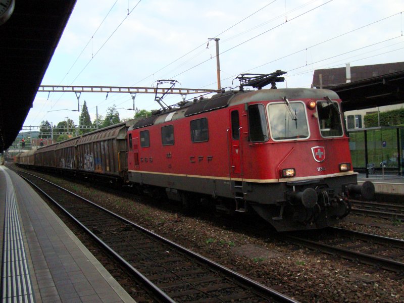 Re 4/4 II 11343 mit GZ bei Sissach am 25.08.2008