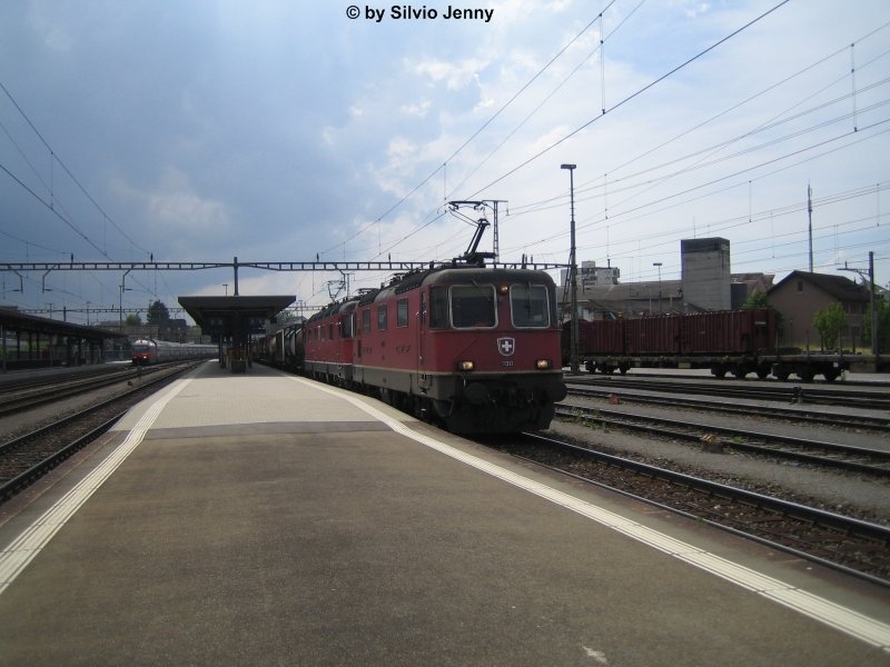 Re 10/10, leading Re 4 / 4''11 313 Red Cross