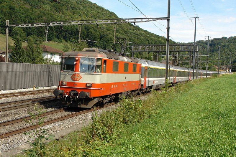 Re 4 / 4 II 11 109-Suisse Express EC et