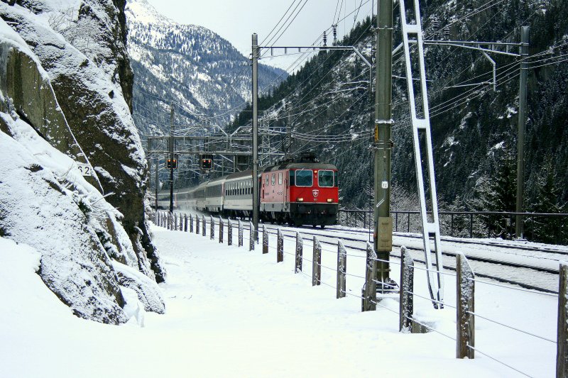 The Re 4 / 4 II 11 198, the EC
