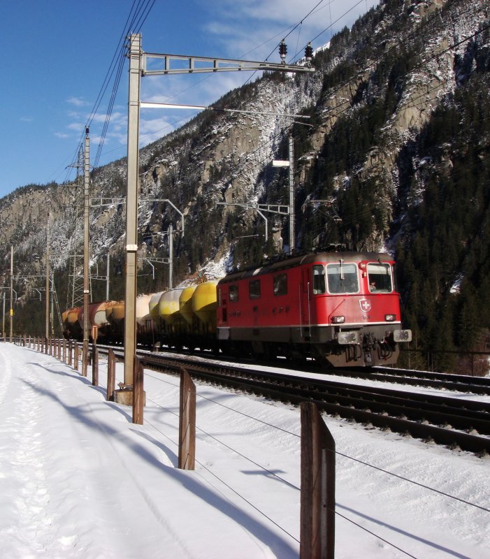 at Re 430 with short GZ shortly before Göschenen 01/23/2008