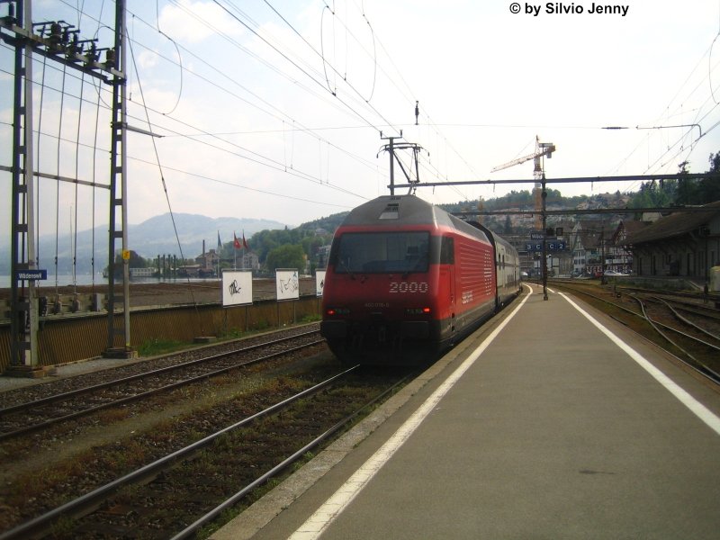 Re 460 016-9 Rohrdorferberg Reusstal schiebt einen IC-Dosto durch W�denswil