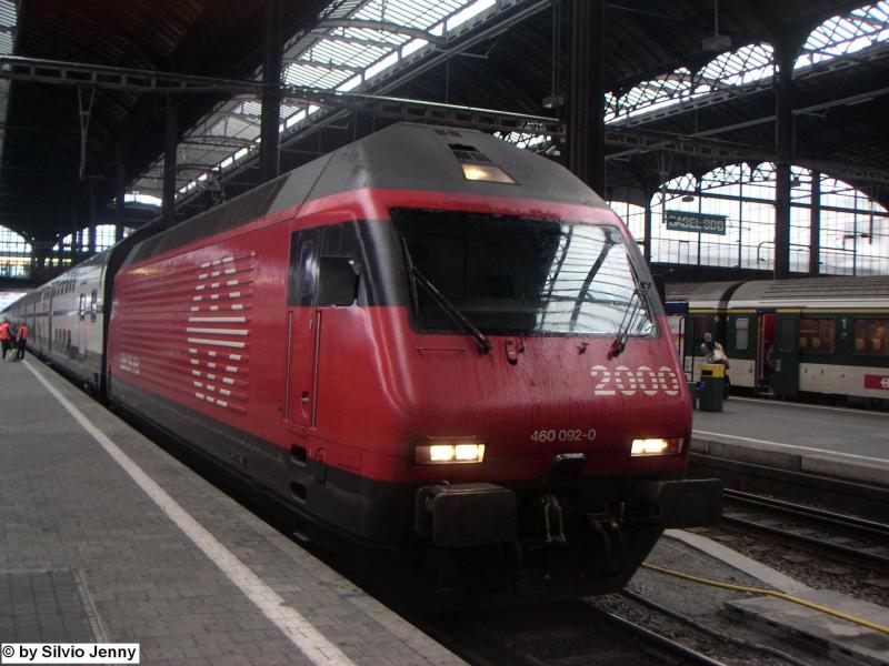 Die 460 092-0 Fridolin fuhr am 16.4.05 mit einem Dosto