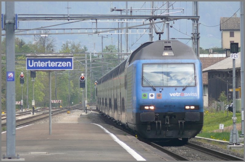 460 071-4 mit IC576 f�hrt in Unterterzen durch. (22.04.2009) 